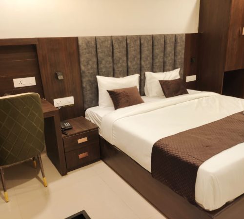 WhatsApp Image 2025-11-10 at 5.30.50 PM (1)